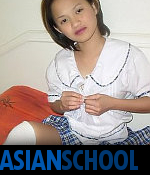 Asian Schoolbabe Teen Model